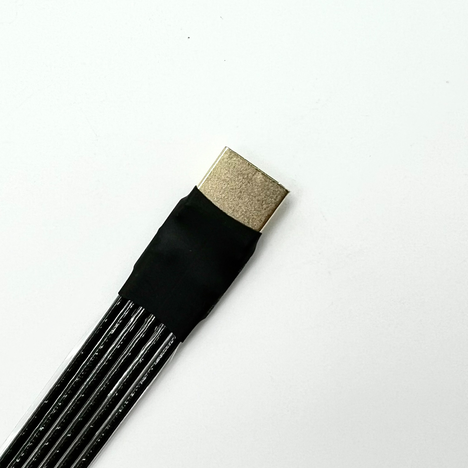 كابل تمديد فيديو مسطح ورفيع من - مراجعة Ribbon Microphone وسعره